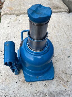 Ptedám nový veľmi nízky hydraulický zdvihák 10t. - 4