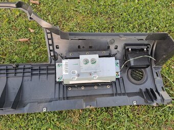 Palubovka Ford C max - 4