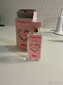 Voňavka dermacol - 4