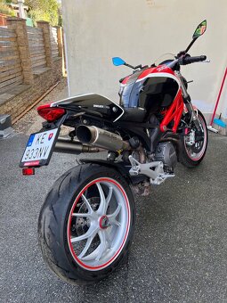 Ducati Monster 796 - 4