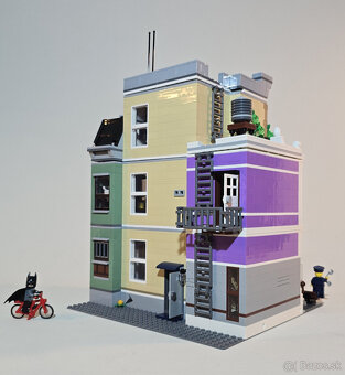10278 LEGO Police Station - 4