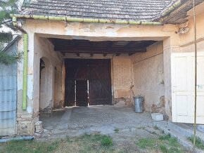 Rodinný dom s veľkým pozemkom 2002 m2 v centre Abrahámu - 4