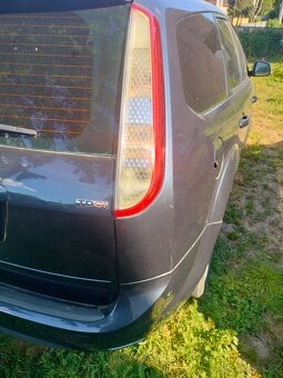 Predám náhradné diely na Ford FOCUS combi rok výroby 2009 - 4