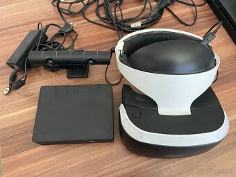 PS4 s PS VR - 4