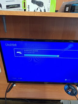 Sony PlayStation 4 Slim 1TB + 2ks ovládače - 4