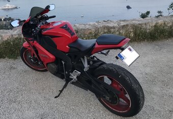 HONDA CBR1000RR - 4