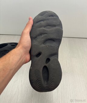 Yeezy Foam Rnnr - 4