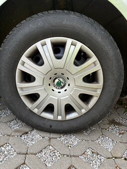 Predám tento set zimných pneu 195/65 r15 - 4