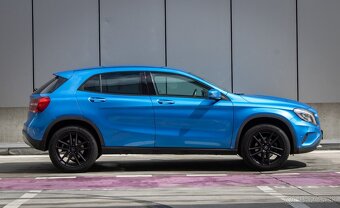 Mercedes-Benz GLA 200 d 4MATIC A/T - 4