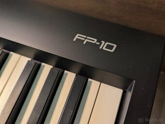 Roland FP-10 - 4