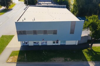 Na predaj reprezentatívna budova v centre mesta Trebišov - 4