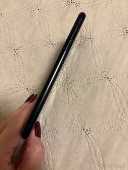 iPhone XR - 4