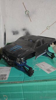 Rc Traxxas EMAXX - 4