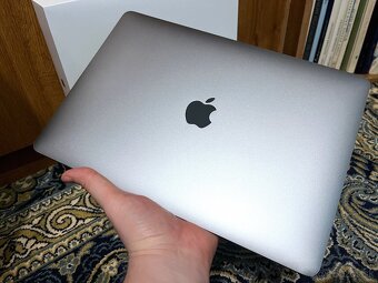 P: Apple Macbook Air M1 Space Grey - 16GB RAM - 256GB SSD - 4
