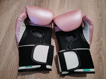 Boxerské rukavice Everlast Pro Style - 4