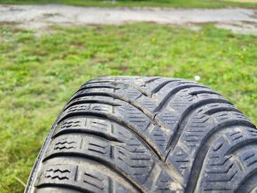 Audi A4 b8 215/65R16 zimné - 4