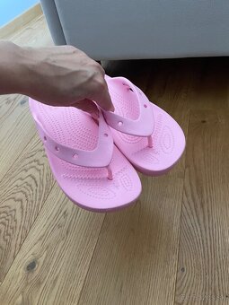 Crocs ruzove slapky baby pink mierna platforma 37 - 4