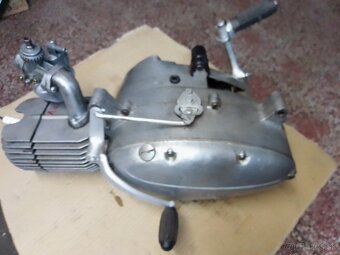 Predám motor po g o Jawa 20 - 4