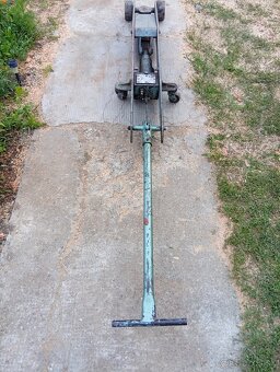Hydraulický zdvihák.,. - 4
