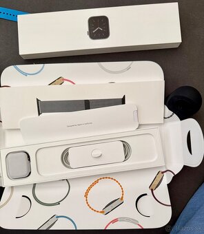 Apple Watch Series 6 44mm Graphite Stainless Steel case - 4