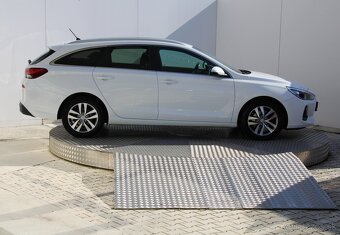 Hyundai i30 CW 1,6 CRDi 81kW (2018) - 4