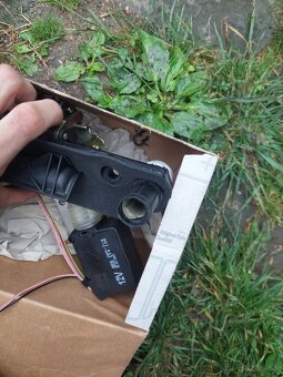 Vito W638 OEM zadní zámek 5. dveře (NOVÝ komplet) - 4