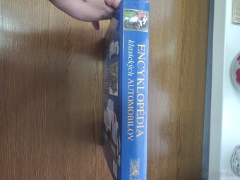 ENCYKLOPÉDIA KLASICKÝCH AUTOMOBILOV - 4