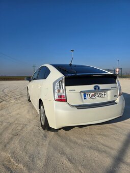 Toyota prius - 4
