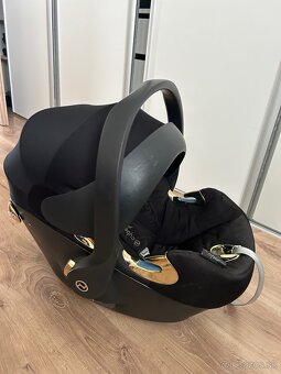 Cybex Aton Q JS by Jeremy Scott - 4