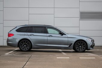 BMW 520d Touring xDrive Sport Line - 4