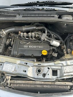 Predám Opel Meriva 1.4 rok výroby 2005 66kw - 4