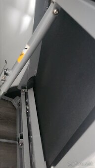 Predám profi bežecký 2 motorový pás Techfitness H 900 - 4