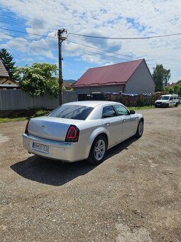 Predám Chrysler 300c 3.0CRD 2006 - 4