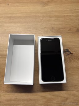 Apple iPhone 6 - Space Gray - 4