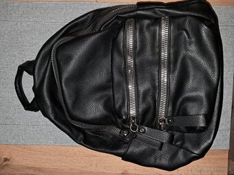 ČIERNY BATOH - 4