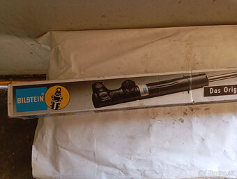 Zadný tlmič pruženia. - 4