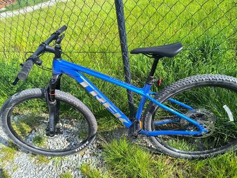 Predám bicykel Trek Xcaliber 9/2023 veľ.M kol.29 - 4