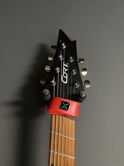 7 strunová gitara Cort KX307MS Black - 4