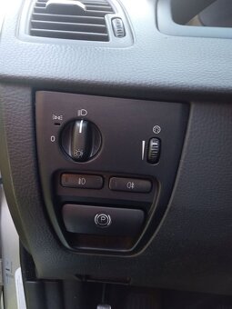 Ponúkam na predaj Volvo XC90 D5 AWD - 4