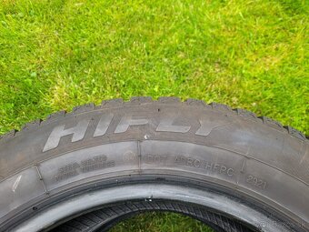 Predám 2 ks zimné pneumatiky HILFY 205/60 R16 - 4