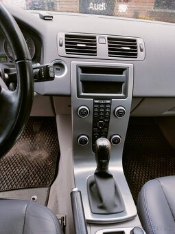 Volvo V50 2,0 100kw-Náhradní díly - 4
