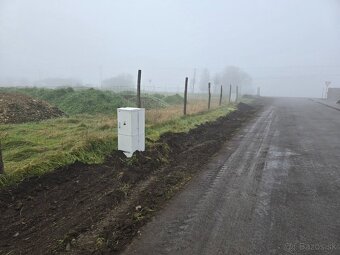 Stavebný pozemok 741 m², Vrádište s IS - 4