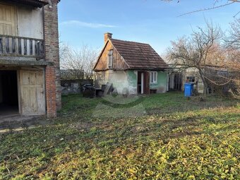 Pozemok s menším domom a prístavbami v obci Trávnik na preda - 4