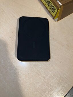 Vymením iPhone 13 pro + baseus powerbanku 10000mah + AirPods - 4