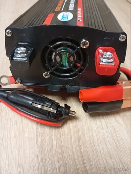 Menič napätia 12V/230V - 4