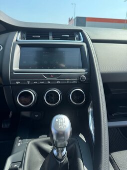 Jjaguár E-Pace - 4