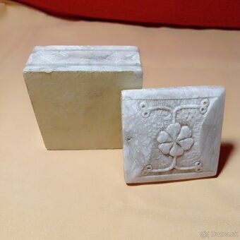 mramorová dózička, šperkovnica - starožitnosť - 4