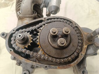 Motor Jawa robot 100 - 4