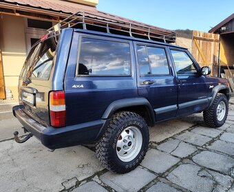 Jeep Cherokee XJ - 4