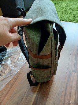 Nový ruksak s príslušenstvom - 4